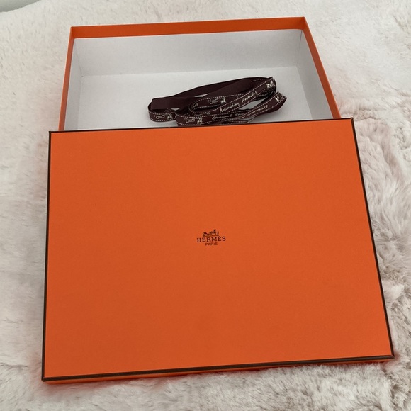 HERMES | Empty Authentic Box + Ribbon - Picture 2 of 9